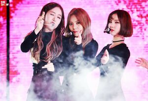 Photo : SinB, Umji & Eunha cuties!