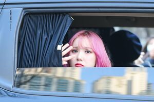 Photo : Eunha is so sad!