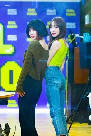 Photo : Stunning Eunha & Yuju!