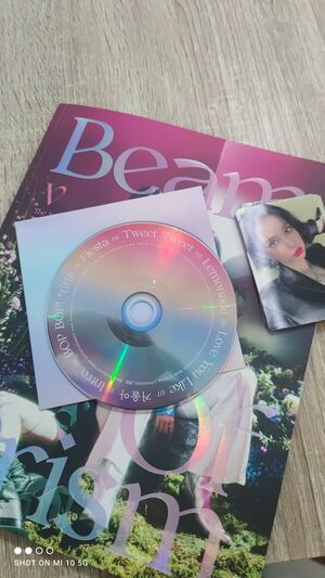Photo : This new Viviz Album come in magazine concept. Dunno if im happy or not coz i got Eunha pic instead of Umji my main bias. Hope Viviz last longer than Gfriend.