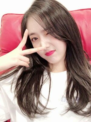 Photo : SinB throwback (Weverse)