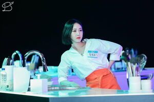 Photo : SinB is very impressed