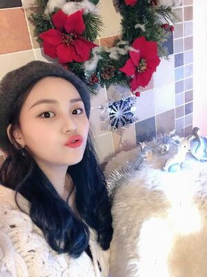 Photo : Eve love Umji (YouTube Community Tab)