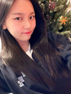 Photo : VIVIZ Twitter Update with Umji (Spoon Radio Umji's Cells)