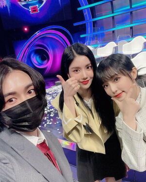Photo : 210328 Sang.a1103 Instagram Update With Kwon Eunbi And Choi Yena