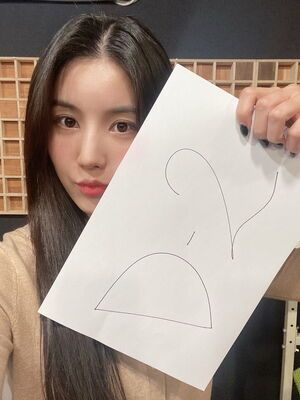 Photo : 211216 - my_seezn Twitter Update with Kwon Eunbi - Kwon Eunbi Online Fan Meeting D-2