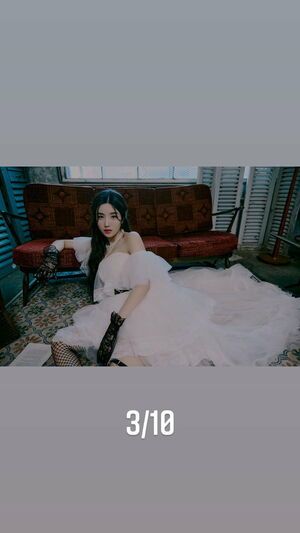 Photo : 220306 - Kwon Eunbi Instagram Story Update