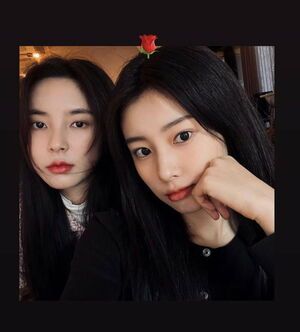 Photo : 210224 - Actress Shin Suhyun Instagram Story Update with Kang Hyewon