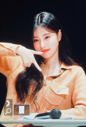 Photo : 211218 Kang Hyewon @ Fansign Event