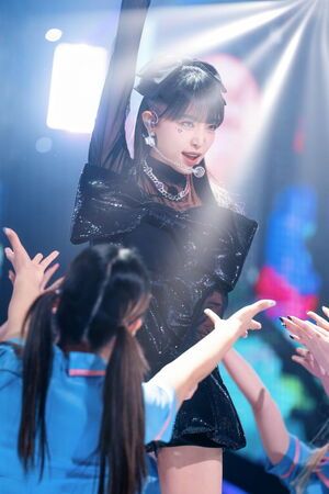 Photo : 220204 Inkigayo PD Note Website Update With Choi Yena