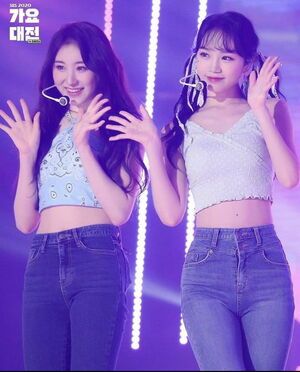 Photo : IZ*ONE Chaeyeon & Chaewon