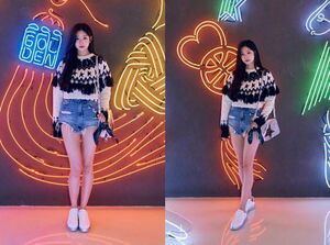 Photo : 210624 Minju at "THE GOLDEN VOICES" exhibition