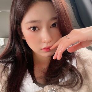 Photo : 211027 - Kim Minju Twitter Update 2