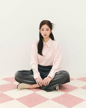 Photo : 220301 Kim MinJu X CityBreeze