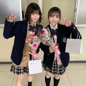 Photo : 211222 - TikToker Hina Kagei Instagram Update with Yabuki Nako