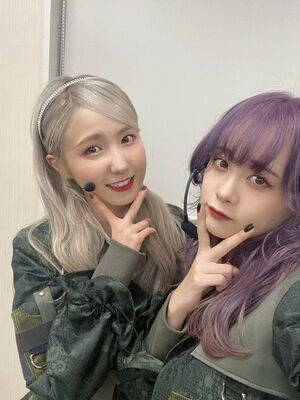 Photo : 211117 - Yui Yokoyama Twitter Update with Honda Hitomi