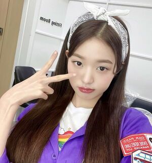 Photo : 220708 IVE Official Twitter Update with Jang Wonyoung