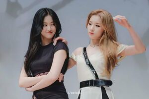 Photo : Hyunjin & Heejin