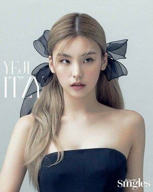 Photo : Yeji - Singles