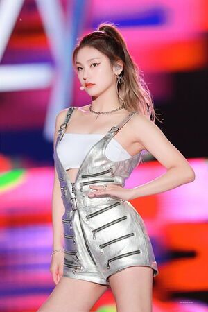Photo : Happy Yeji Day