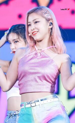 Photo : Ryujin ft Yeji - ITZY