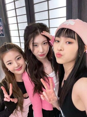 Photo : ITZY - Lia, Chaeryeong, Ryujin