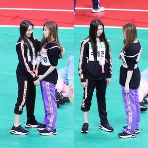 Photo : 190812 Lee Chaeyeon And Lee Chaeryeong @ ISAC