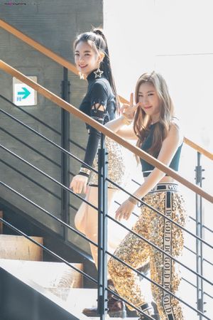 Photo : Lia and Chaeryeong