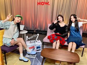 Photo : 220620 NAVER NOW Twitter Update with Kwon Eunbi (feat. MAMAMOO Moonbyul & Jeong Yein)