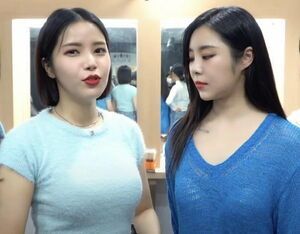 Photo : Mamamoo- Solar and Wheein