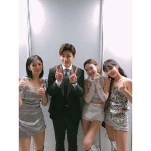 Photo : Jeongyeon, Nayeon and Momo