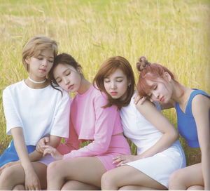 Photo : Jeongyeon, Mina, Nayeon & Momo