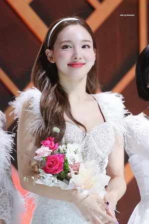 Photo : Stunning Nayeon