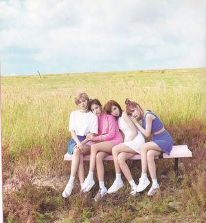 Photo : Jeongyeon, Mina, Nayeon and Momo