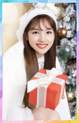 Photo : White Santa Nayeon