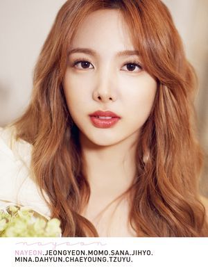 Photo : Nayeon in the magazine D-Icon