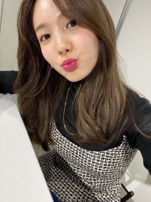 Photo : ONCE Japan Staff Blog - Nayeon selca