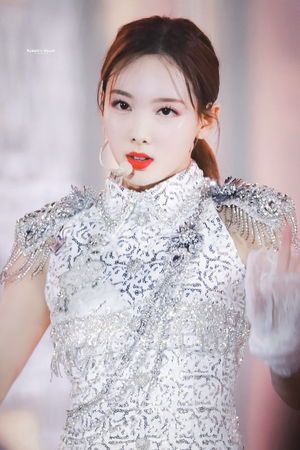 Photo : Nayeon in White