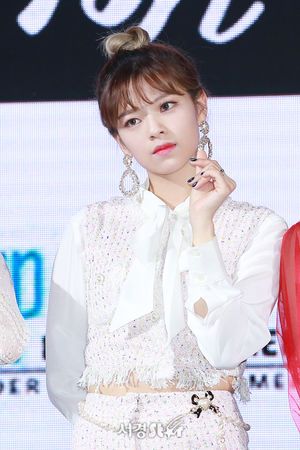 Photo : Jeongyeon