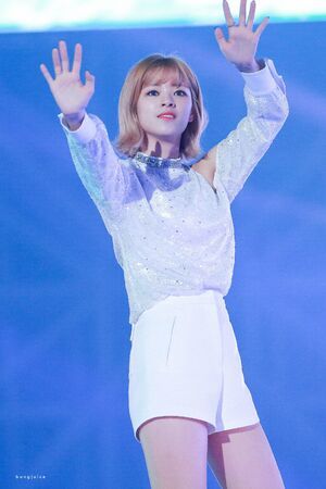 Photo : Jeongyeon