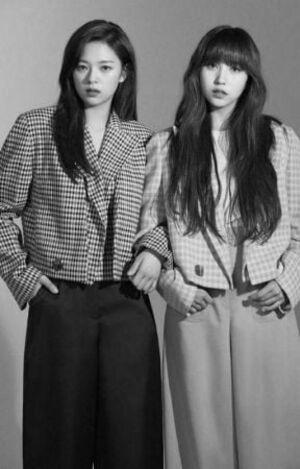 Photo : Jeongyeon & Mina from past life...