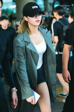 Photo : Jeongyeon