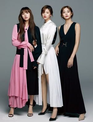 Photo : Elegant Mina, Jeongyeon & Tzuyu