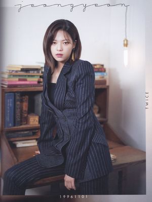 Photo : Yoo Jeongyeon in D-Icon Magazine