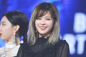 Photo : Smiling Jeongyeon (ft. Nayeon)