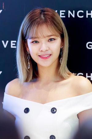 Photo : Jeongyeon