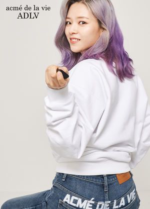 Photo : Jeongyeon