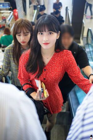 Photo : Momo ft. Mina