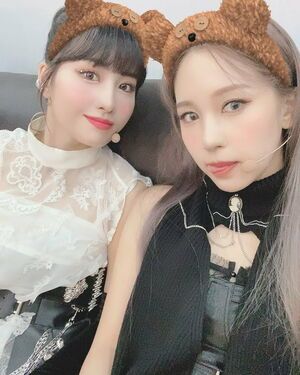 Photo : Momo & Mina