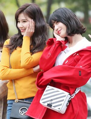 Photo : Sana & Momo